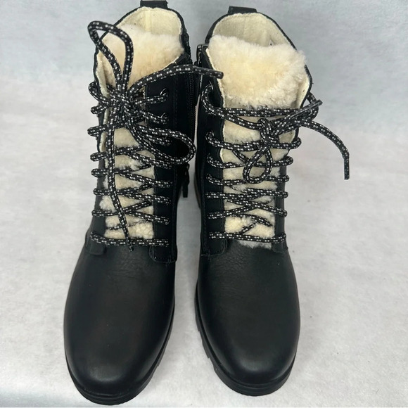 NWOT SOREL WOMEN'S EMELIE SHORT LACE COZY BOOT. Sz: 5.5 - Picture 4 of 14